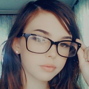 Meet your Posher, Lele